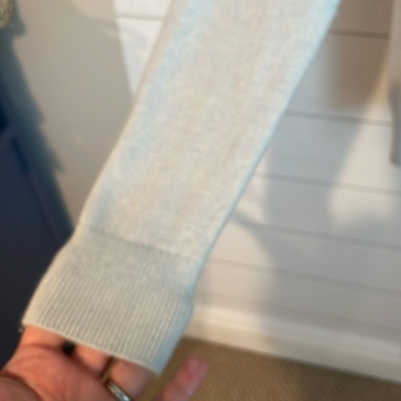 Vince 100% Cashmere Grey Blue V-neck Sweater Size XXS - Picture 4 of 10